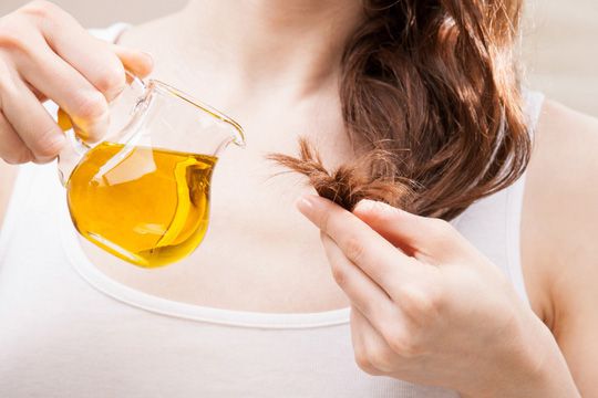 9 lý do phụ nữ nên có một chai dầu ô liu trong nhà